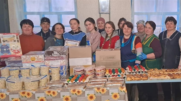 За біляшами з Гродзевого бійці стають у чергу: в старій їдальні на Уманщині створили кулінарний хаб