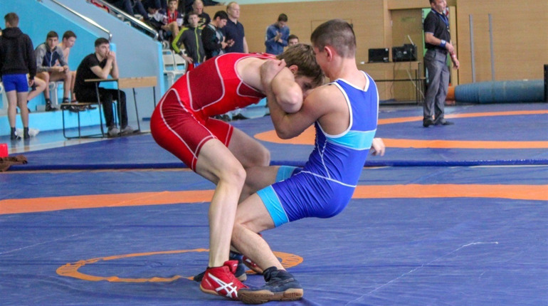 Попаснянин занял призовое место на чемпионате Луганской области по греко-римской борьбе