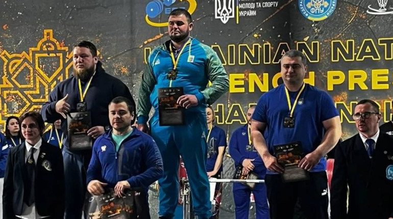 Вадим Квасюк із Бара — знову чемпіон України з жиму лежачи