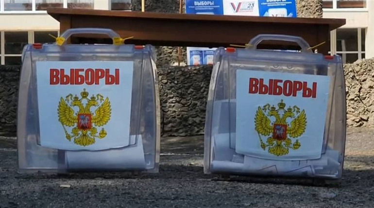 Повідомили про підозру колаборантці з Херсонщини, яка проводила «вибори» на окупованій території