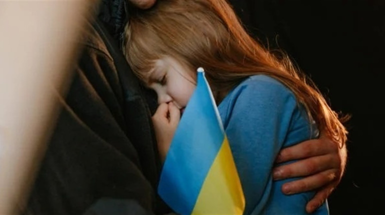 Як оформити статус дитини, яка постраждала через війну: куди звертатися та які документи потрібні