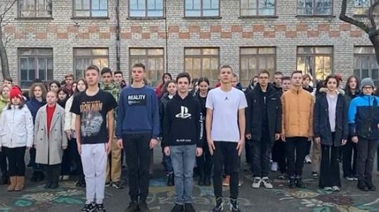 «Батько наш Бандера, Україна мати»