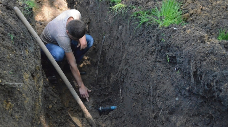 В Біляївці замінили на новий один з магістральних водоводів: що це дасть місту в перспективі