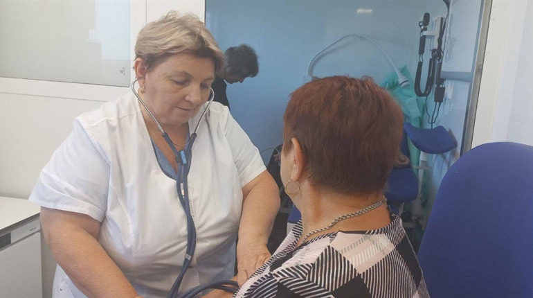 Майже 100 пацієнтів за місяць: мобільна клініка продовжує підтримувати мешканців громади