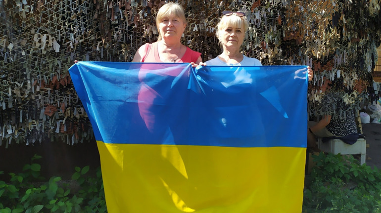 Вивезли в Умань прапор через 36 російських блок-постів і мріють повернутись з ним до Нової Каховки