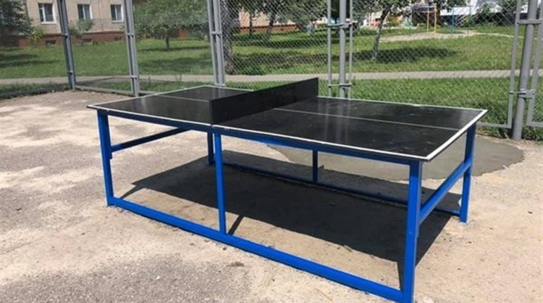 На спортивних майданчиках міста встановили нові тенісні столи