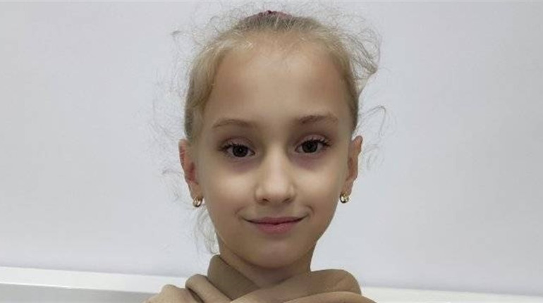 Юна глухівчанка перемогла у всеукраїнському конкурсі із роботою з апсайклінгу. Що вона виготовила?