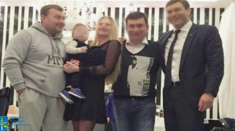 Колишня одеситка, дружина зрадника Маркова допомагає росії будувати бойові літаки: заробляє мільйони