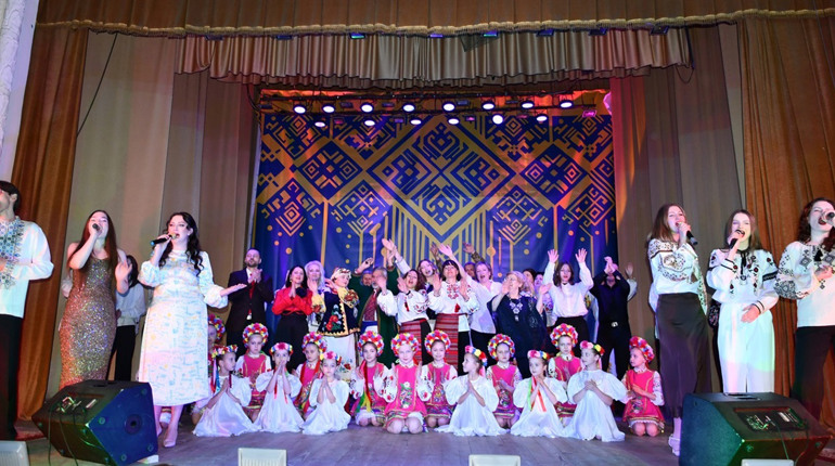 56 500 гривень - результат благодійного концерту «Непереможна Україна»