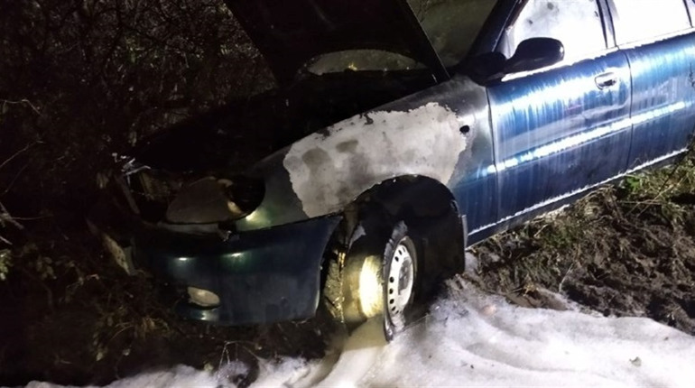 Під Зеленим уночі горіло авто. Рятувальники прибули оперативно