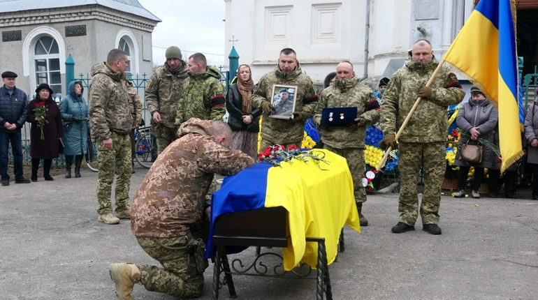 В Глухові перепоховали Віталія Чалого: яким нашого захисника згадують глухівчани