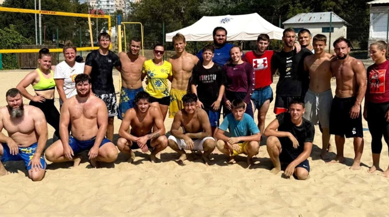 Спортивний комплекс у Південному став базою для підготовки збірної України з пляжної боротьби (ФОТО)