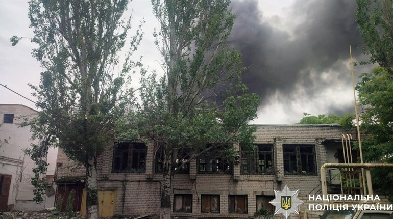 Ворожі обстріли Херсонщини: окупанти завдали ударів з артилерії, мінометів та безпілотників