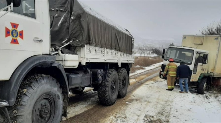 Мешканців Одеського району просять утриматися від поїздок дорогами регіону без нагальної потреби