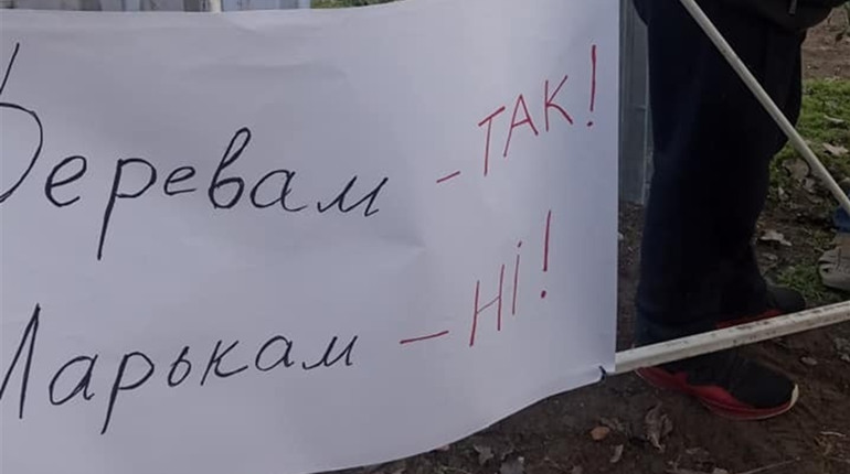 Херсонці скаржаться на незаконні кіоски, політики обіцяють побороти МАФове свавілля. Де маніпуляція?