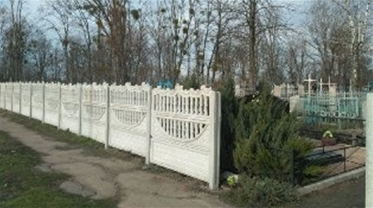 Ремонт огорожі на цвинтарі Гадяча: до чого тут депутат міської ради 