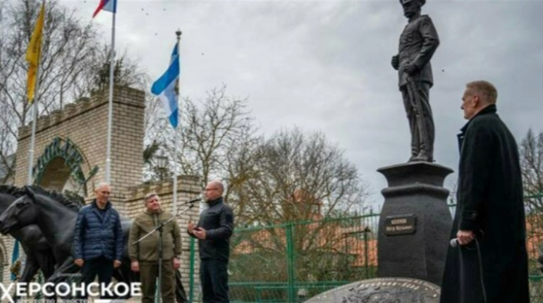 В Асканії-Новій окупанти відкрили пам'ятник царському полковнику