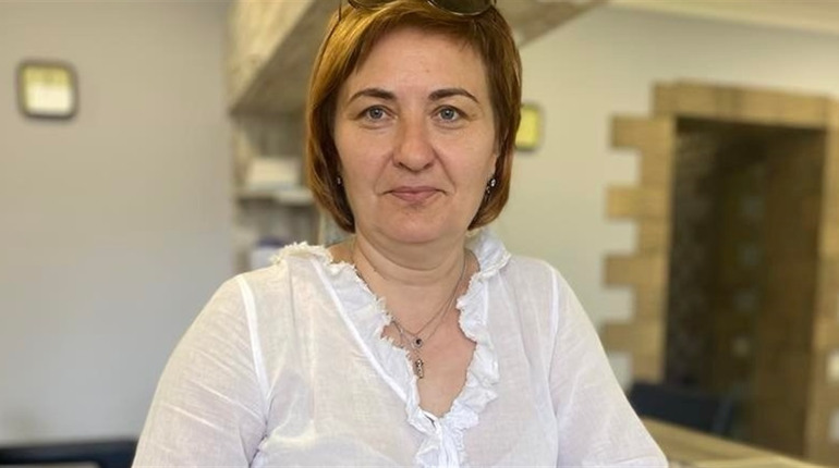 Коли розпочалася війна, жінки в Корюківці відрізали коси й фарбувалися в чорний колір
