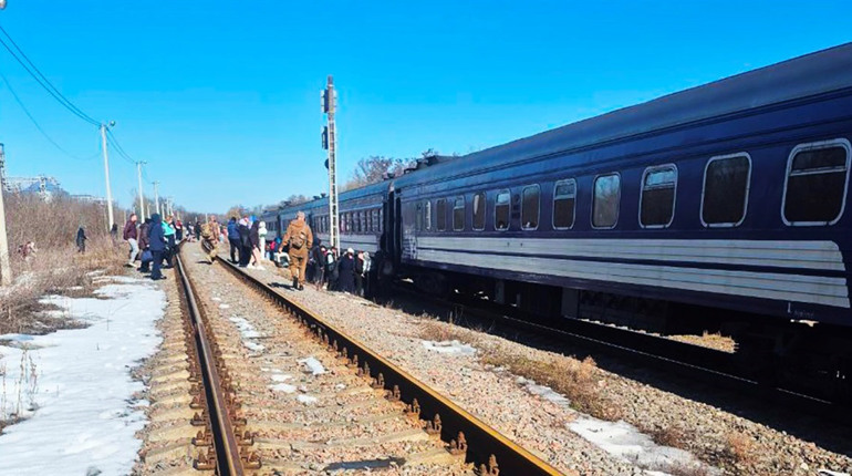Українцям пояснили, в яких випадках поїзд не зупинятимуть під час тривог