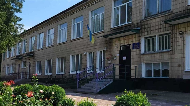 У Миколаївському дитсадку «Веселка» працює чергова група і триває підготовка до зими