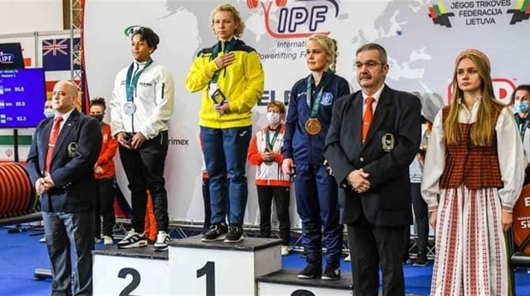 Попаснянка стала чемпіонкою світу з класичного жиму лежачи