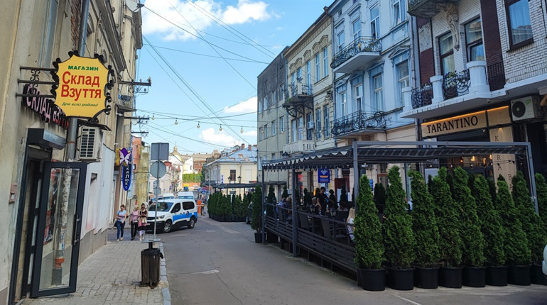 За літні майданчики доведеться платити: Дрогобицька міськрада затвердила положення про їх розміщення