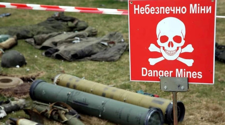 На Херсонщині двоє людей загинули внаслідок підриву на ворожій міні