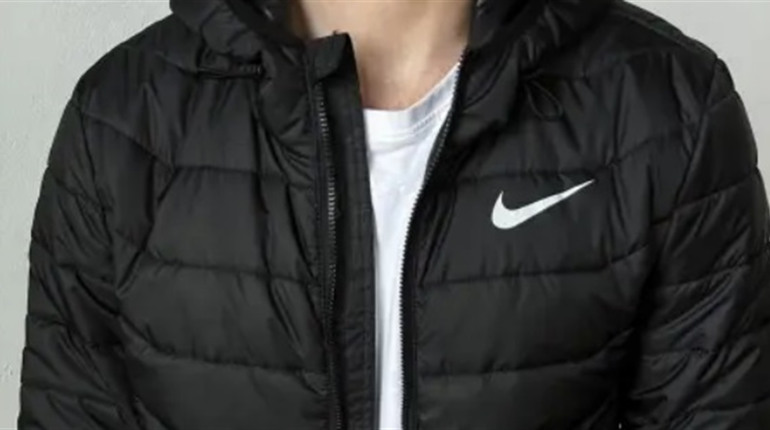 Чоловіча куртка Nike на міжсезоння: які деталі впливають на комфорт