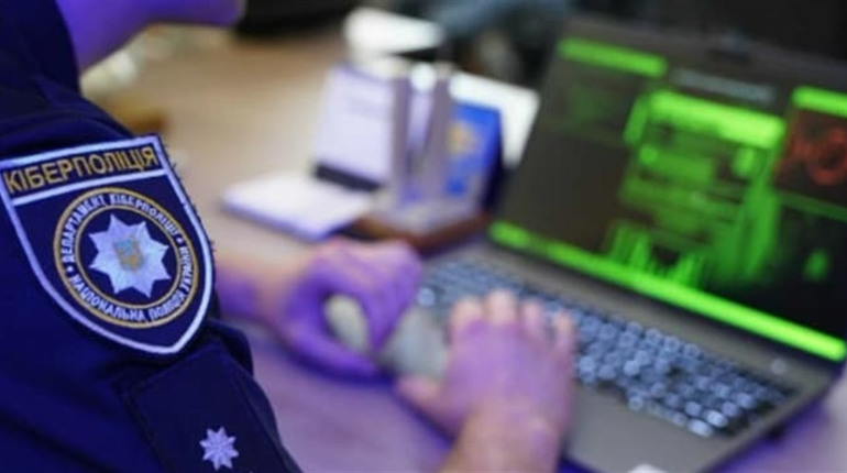 Аферисти вимагають кошти від імені МВС України через підроблений вебсайт-дублікат