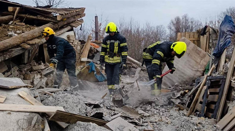 Що робити, якщо ви опинились під завалами будинку