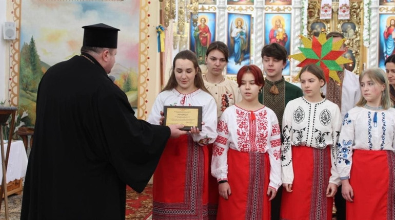 На Кременеччині провели благодійний фестиваль «Колядуй захисникам»