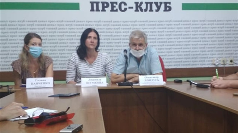 МОЗ перевірить Херсонську лабораторію. Чи справді COVID-19 у Херсоні діагностували неправильно?