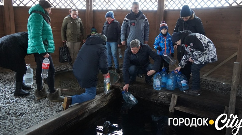 Водохреще-2025. Городоччани відсвяткували релігійне свято, пірнаючи в освячену воду