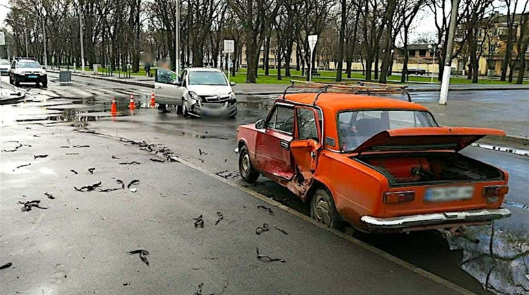 И вновь ДТП на Горького, и вновь - невнимательность водителя