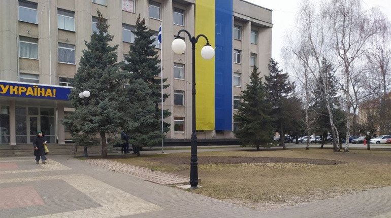 «Скоротіть бюджет — не одружуйтесь», «Депутати поза екосистемою». Перли депутатських сесій в Херсоні