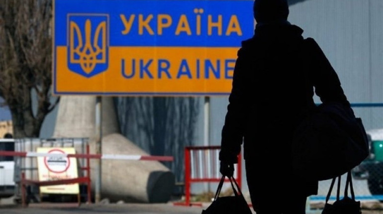 Свято на чужині: більшість заробітчан з України лишаться в Польщі на зимові свята