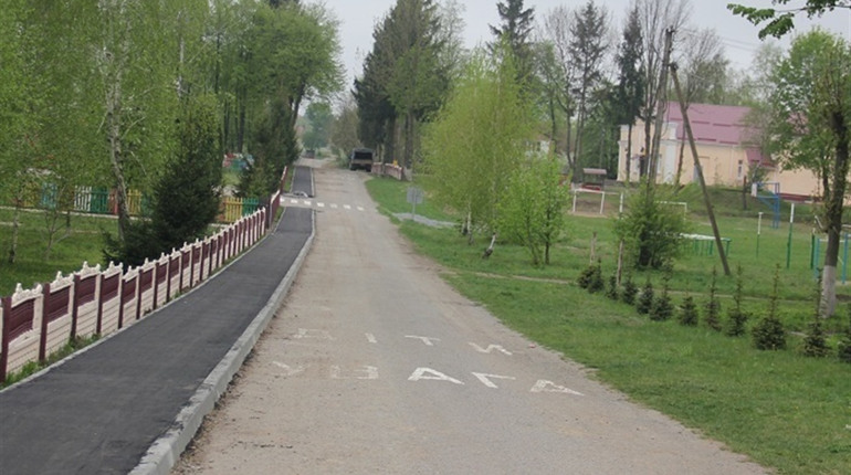  У Писарівці збудували 400 метрів тротуару