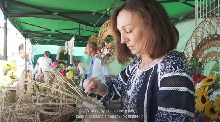 Чортківська майстриня з лозоплетіння потрапила до проєкту «Мистецтво жити»
