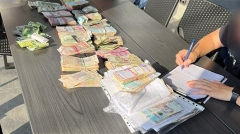 Сім тисяч доларів: одеський депутат вимагав та отримував хабарі за дозвіл пиляти у місті дерева
