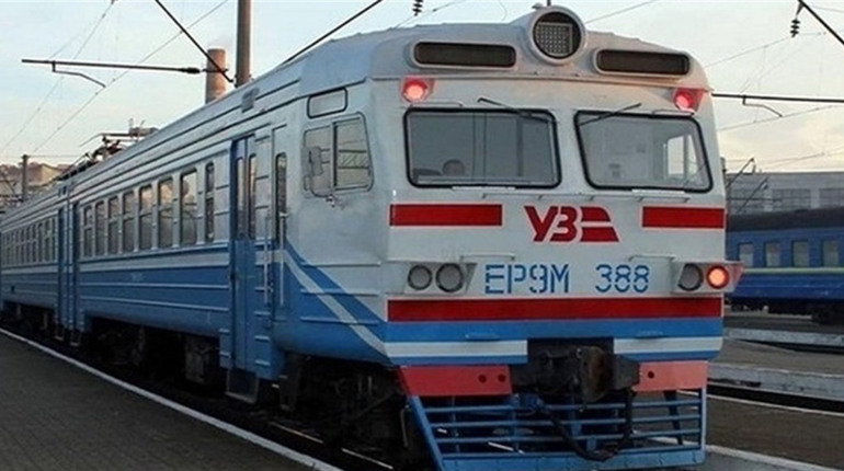 "Укрзалізниця" обіцяє відновити денні електрички, які курсували до Рівного та Шепетівки через Кривин