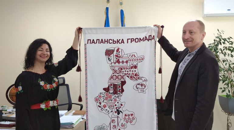 В Паланській громаді вишили мапу узорами кожного села