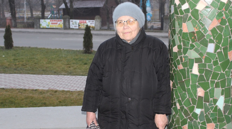 Життя на кордоні із окупантами. Про вісім років пекла, які витримала пенсіонерка Валентина Лавренчук