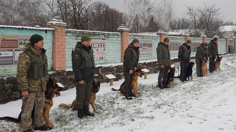 У Полицькій колонії інспектували кінологів