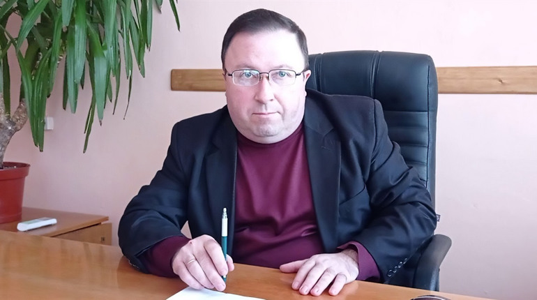 Волонтерять навіть пенсіонери – Василь Совгуть про те, чим живе Рафалівська тергромада