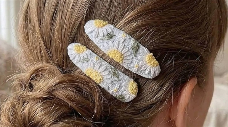 Заколки як акцент у повсякденному стилі: як маленька деталь змінює весь образ