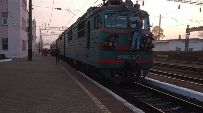 Через обстріли 19 поїздів затримуються, під питанням той, що йде через Первомайськ