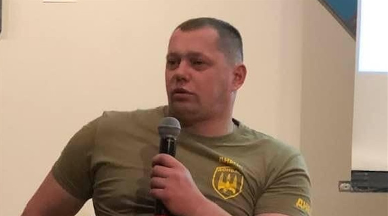  Олег Івахнюк у Чикаго між операціями наново вчиться ходити: відео
