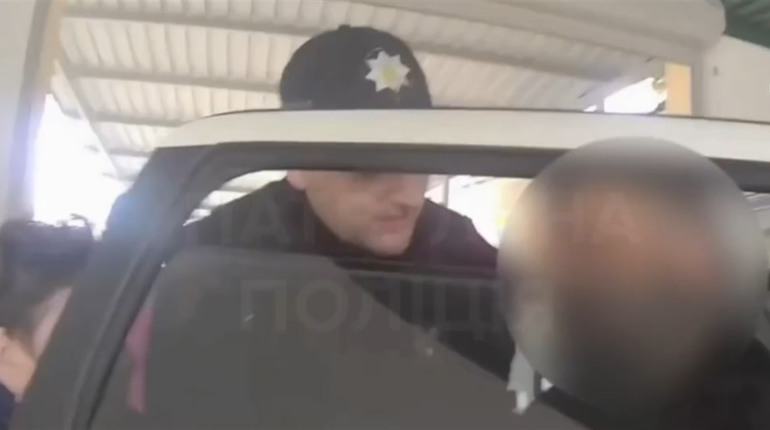 Стало зле на трасі: у Сарненському районі рятували чоловіка