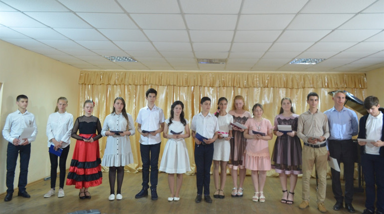У Біляївській дитячій музичній школі випускний пройшов у вигляді концерту 