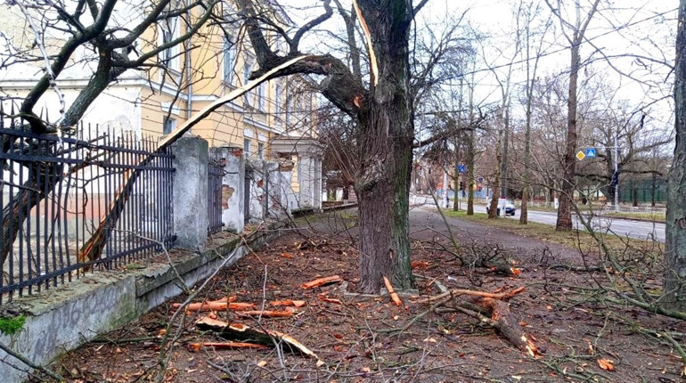 Окупанти обстрілюють Херсонщину: гатять по мирним мешканцям з РСЗВ, артилерії, мінометів, танків